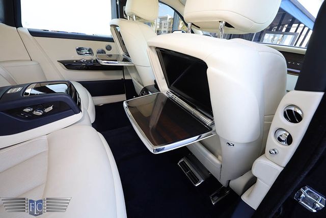 2018 Rolls-Royce Phantom Sedan - 22718398 - 24