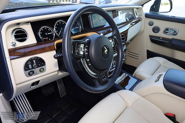 2018 Rolls-Royce Phantom Sedan - 22718398 - 31