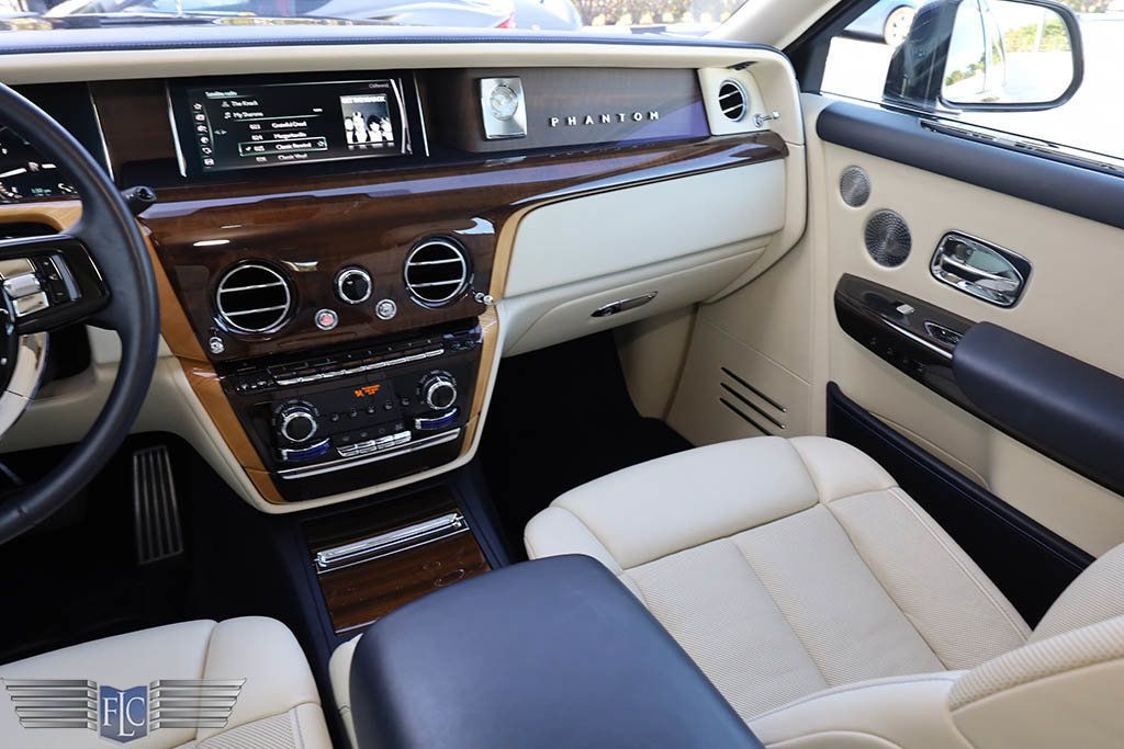 2018 Rolls-Royce Phantom Sedan - 22718398 - 33