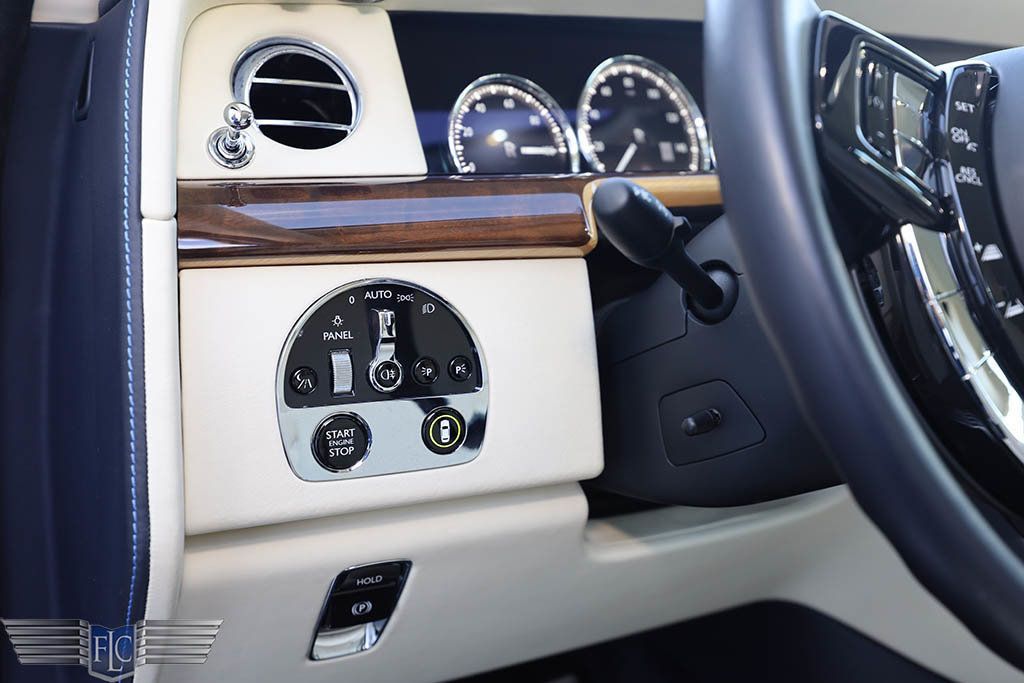 2018 Rolls-Royce Phantom Sedan - 22718398 - 43