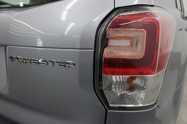 2018 Subaru Forester 2.5i - 23077594 - 39