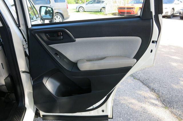 2018 Subaru Forester 2.5i CVT - 22154615 - 49