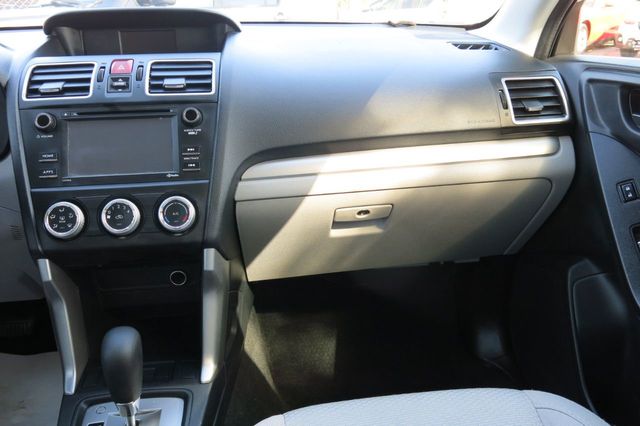 2018 Subaru Forester 2.5i CVT - 22154615 - 53