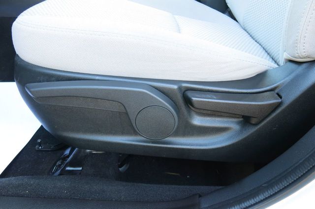 2018 Subaru Forester 2.5i CVT - 22154615 - 59