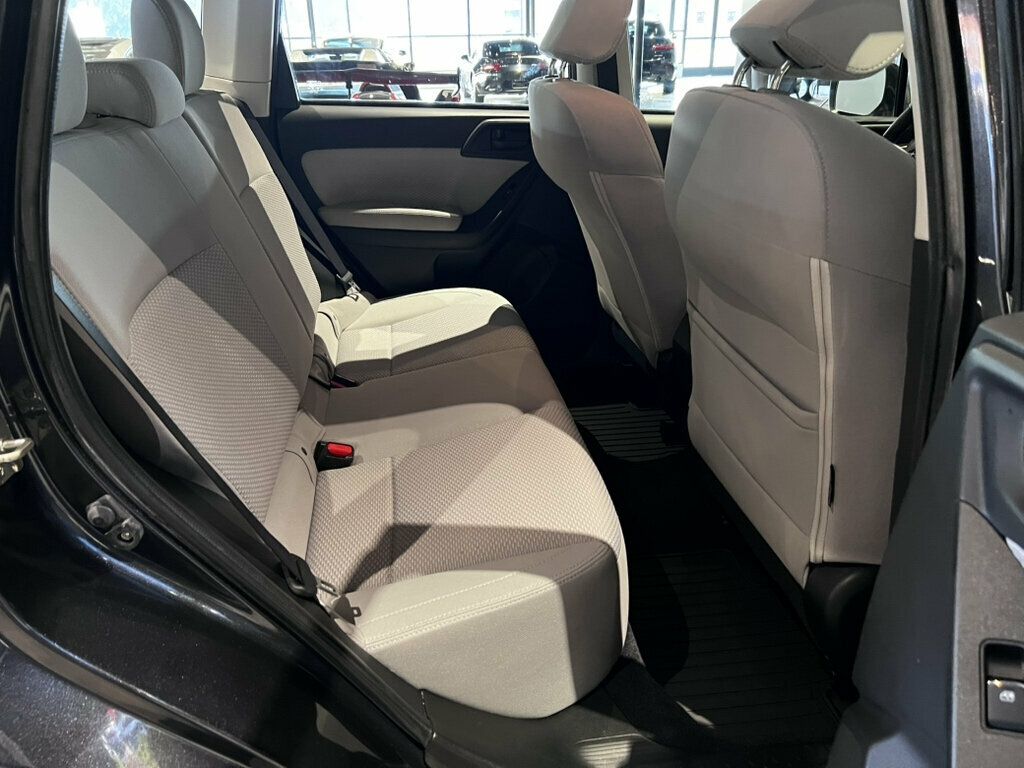 2018 Subaru Forester 2.5i CVT - 23079923 - 18