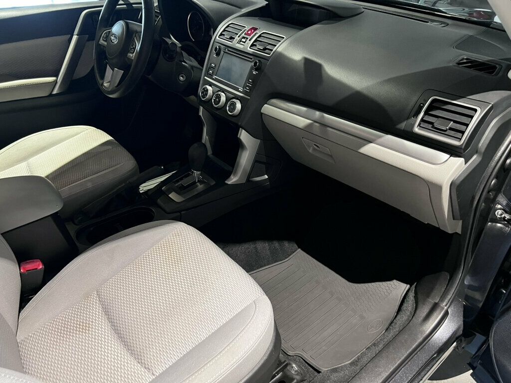 2018 Subaru Forester 2.5i CVT - 23079923 - 19