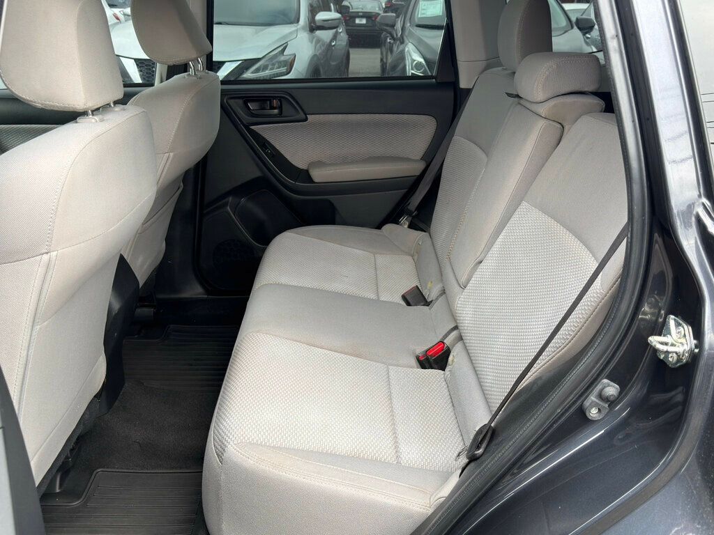 2018 Subaru Forester 2.5i Premium CVT - 22964472 - 13