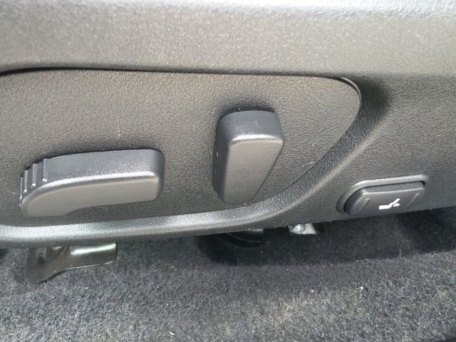 2018 Subaru Forester 2.5i Touring CVT - 23059772 - 17