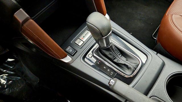2018 Subaru Forester 2.5i Touring CVT - 23036368 - 16
