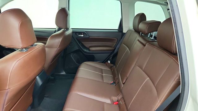2018 Subaru Forester 2.5i Touring CVT - 23081754 - 19