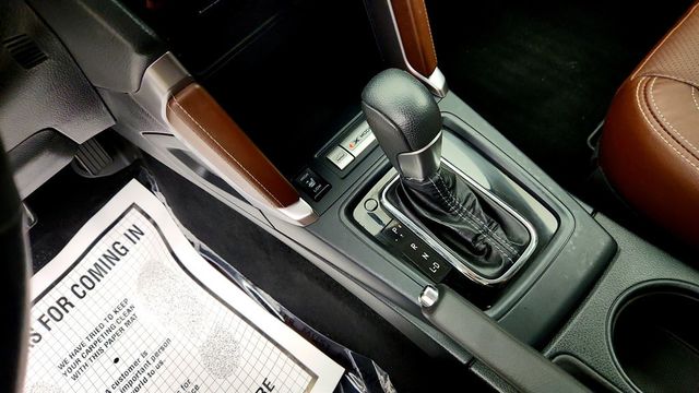 2018 Subaru Forester 2.5i Touring CVT - 23081754 - 30