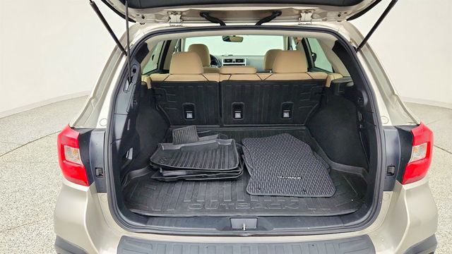 2018 Subaru Outback 2.5i Premium w/ EyeSight, Power Moonroof, Power Rear Gate & Nav - 23018255 - 23