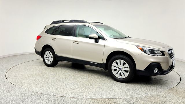 2018 Subaru Outback 2.5i Premium w/ EyeSight, Power Moonroof, Power Rear Gate & Nav - 23018255 - 2