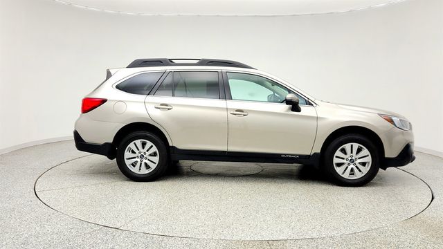 2018 Subaru Outback 2.5i Premium w/ EyeSight, Power Moonroof, Power Rear Gate & Nav - 23018255 - 3