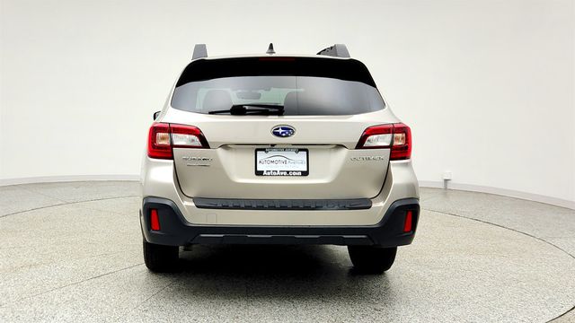 2018 Subaru Outback 2.5i Premium w/ EyeSight, Power Moonroof, Power Rear Gate & Nav - 23018255 - 5