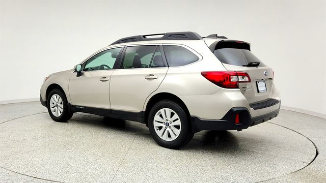 2018 Subaru Outback 2.5i Premium w/ EyeSight, Power Moonroof, Power Rear Gate & Nav - 23018255 - 6