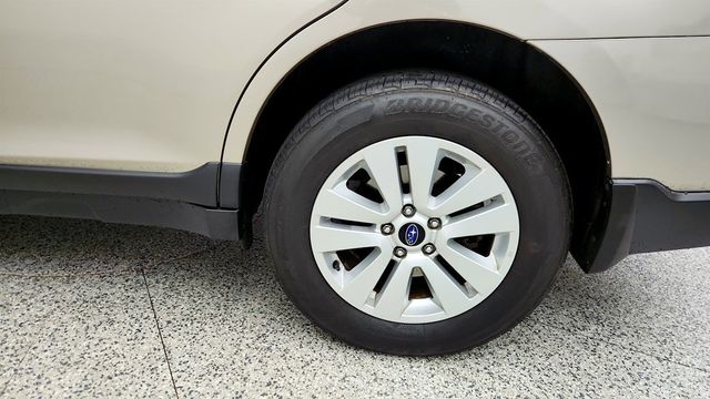 2018 Subaru Outback 2.5i Premium w/ EyeSight, Power Moonroof, Power Rear Gate & Nav - 23018255 - 8