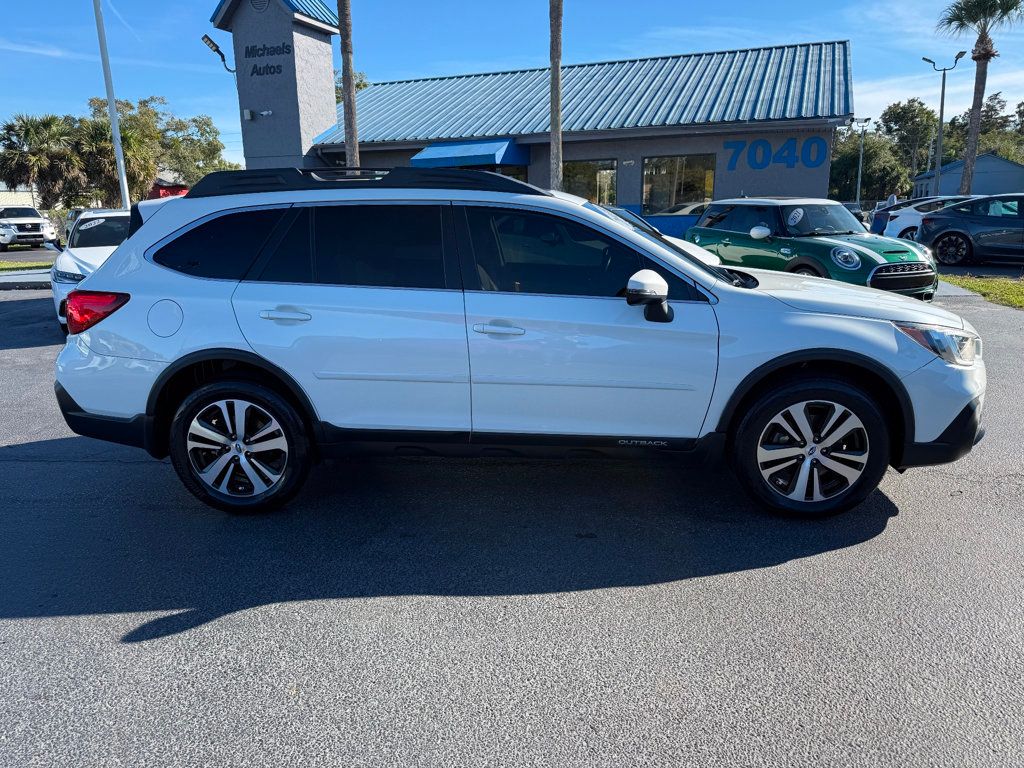 2018 Subaru Outback 3.6R Limited photo 2