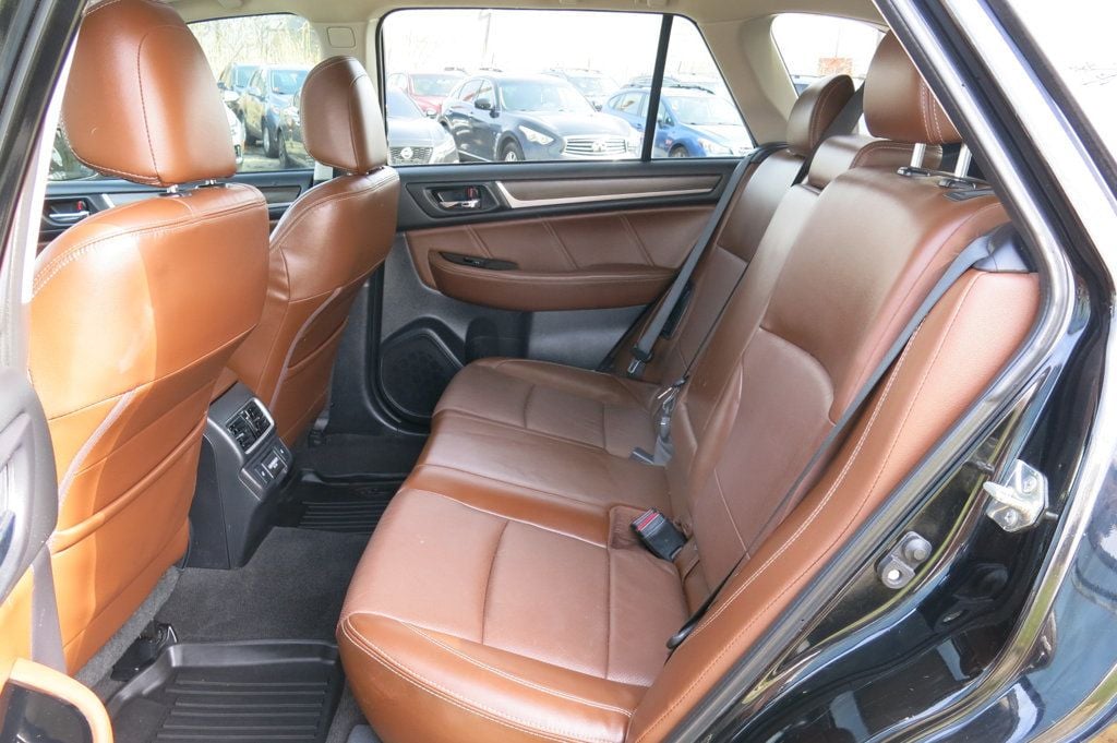 2018 Subaru Outback 3.6R Touring - 22987193 - 19