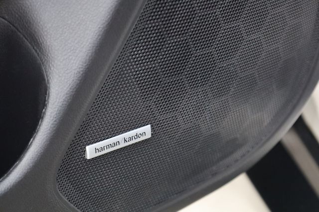 2018 Subaru Outback 3.6R Touring - 22958386 - 32