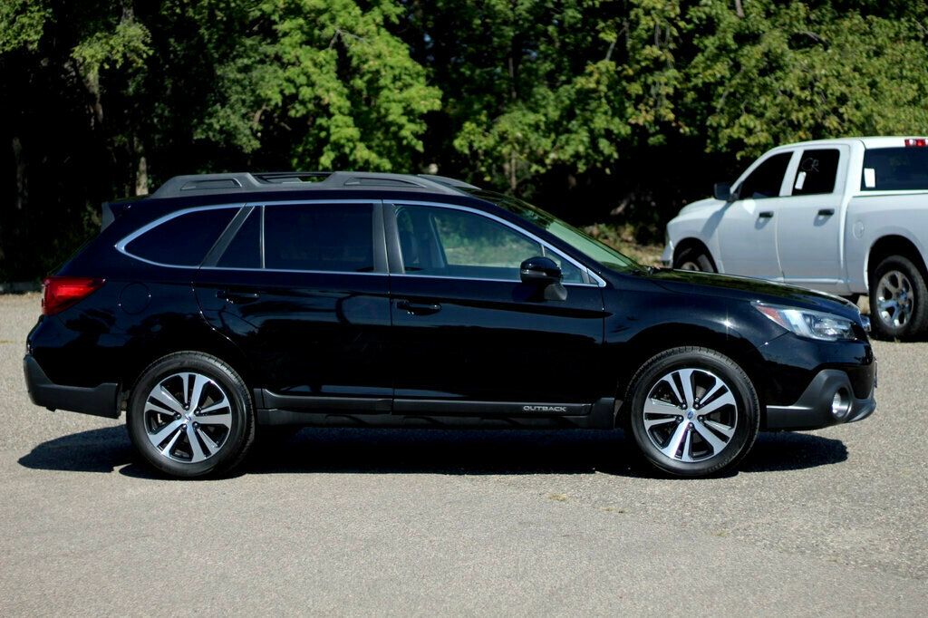 2018 Subaru Outback 3.6R Limited photo 2