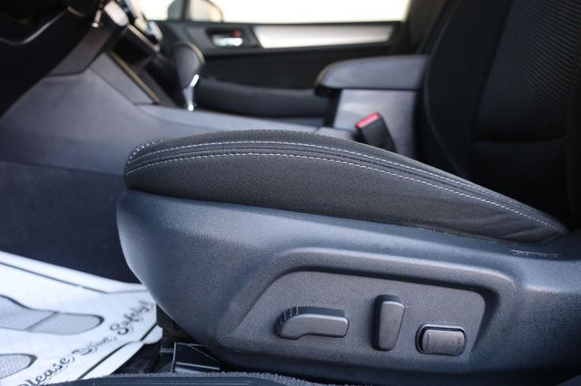 2018 Subaru Outback Premium - 23097616 - 18