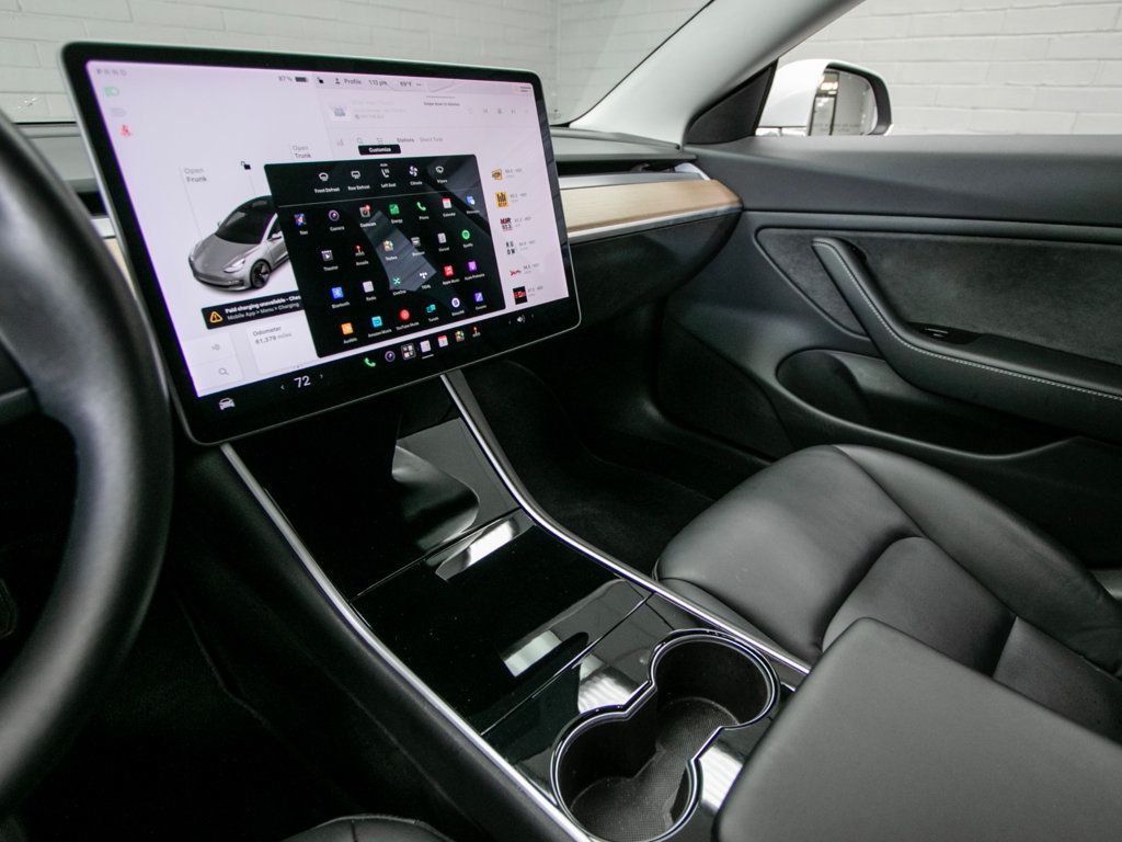 Tesla Model 3 photo 14