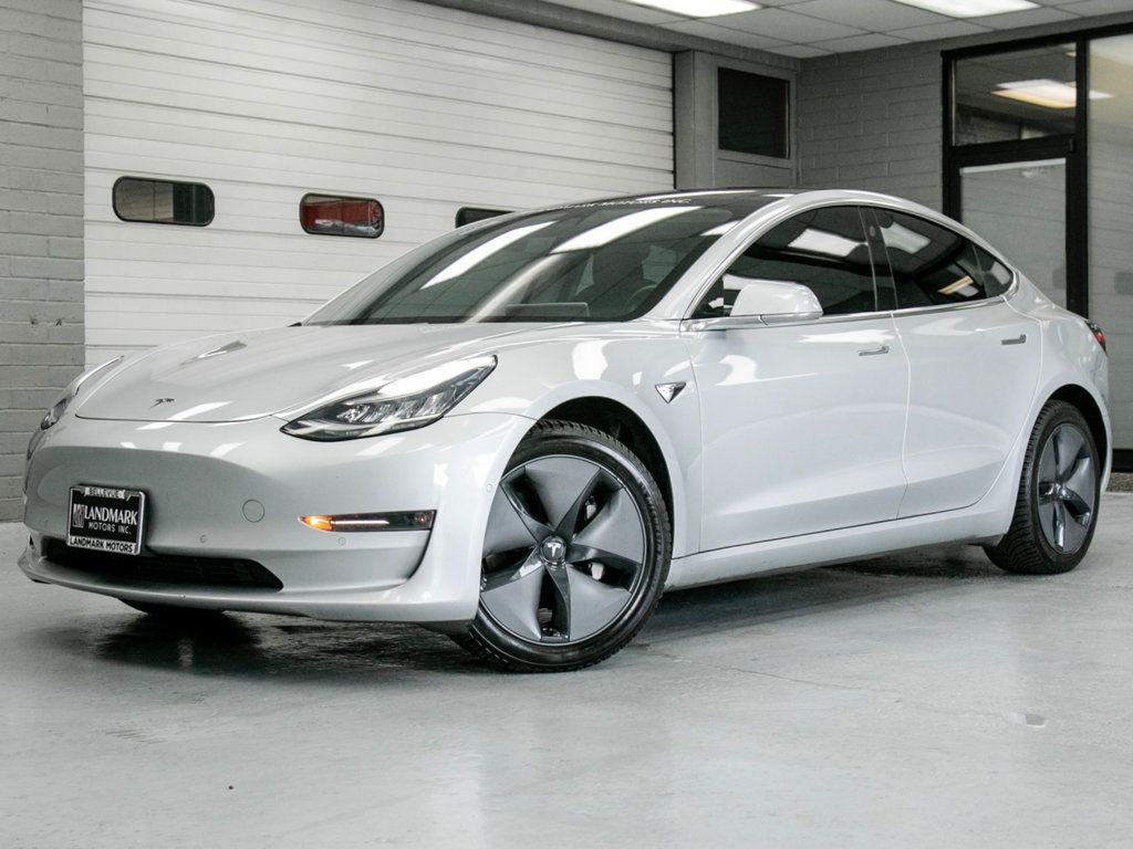 Tesla Model 3 photo 2