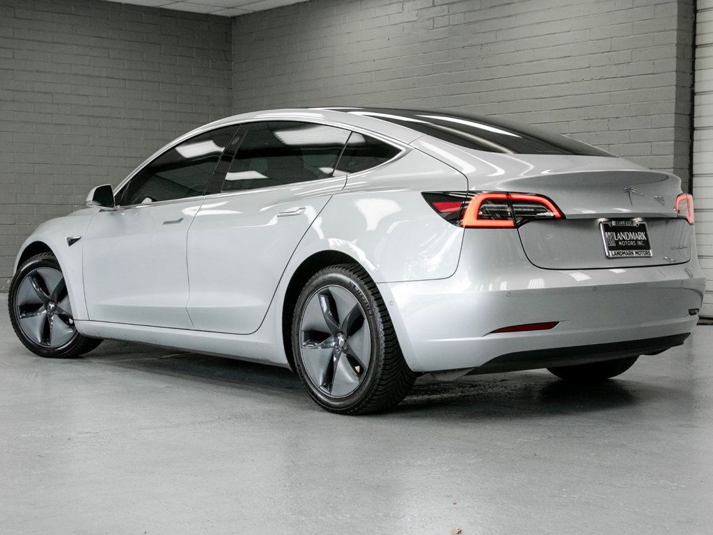 Tesla Model 3 photo 22