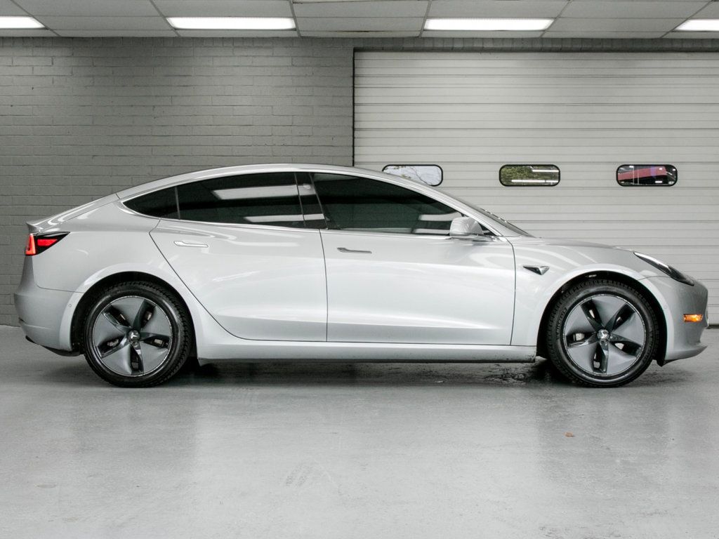 Tesla Model 3 photo 5