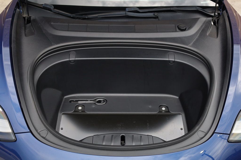 2018 Tesla Model 3 Long Range photo 11