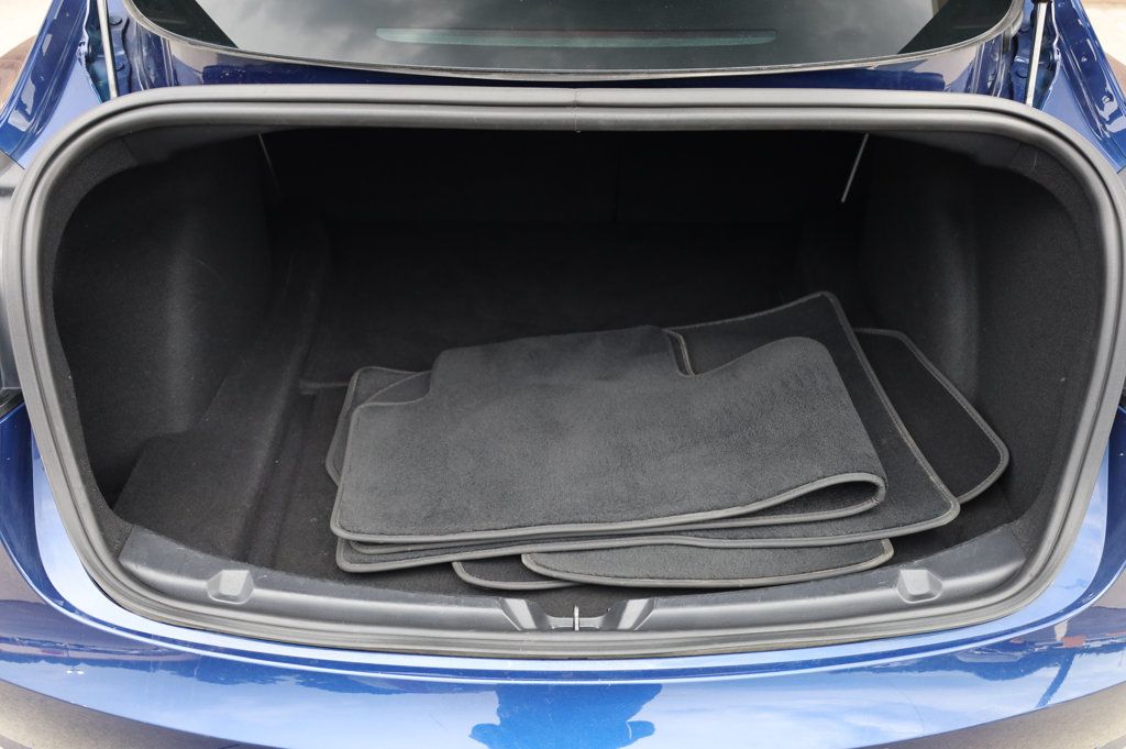 2018 Tesla Model 3 Long Range photo 12