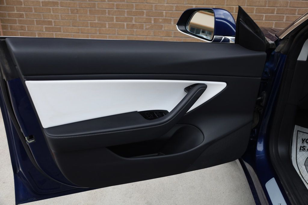 2018 Tesla Model 3 Long Range photo 13