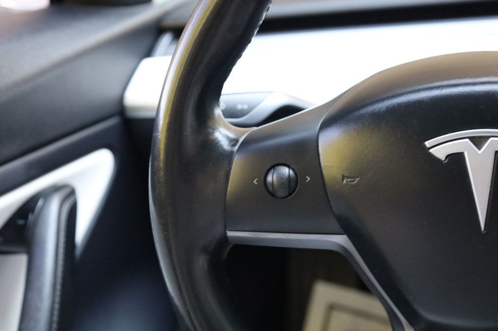 2018 Tesla Model 3 Long Range photo 30