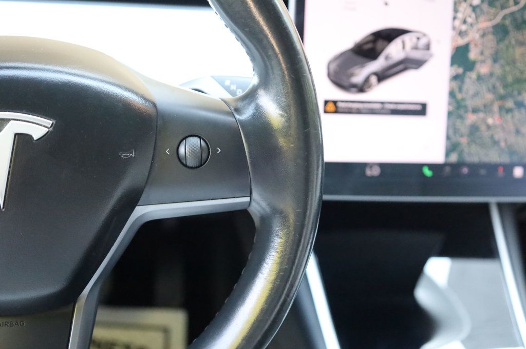 2018 Tesla Model 3 Long Range photo 31