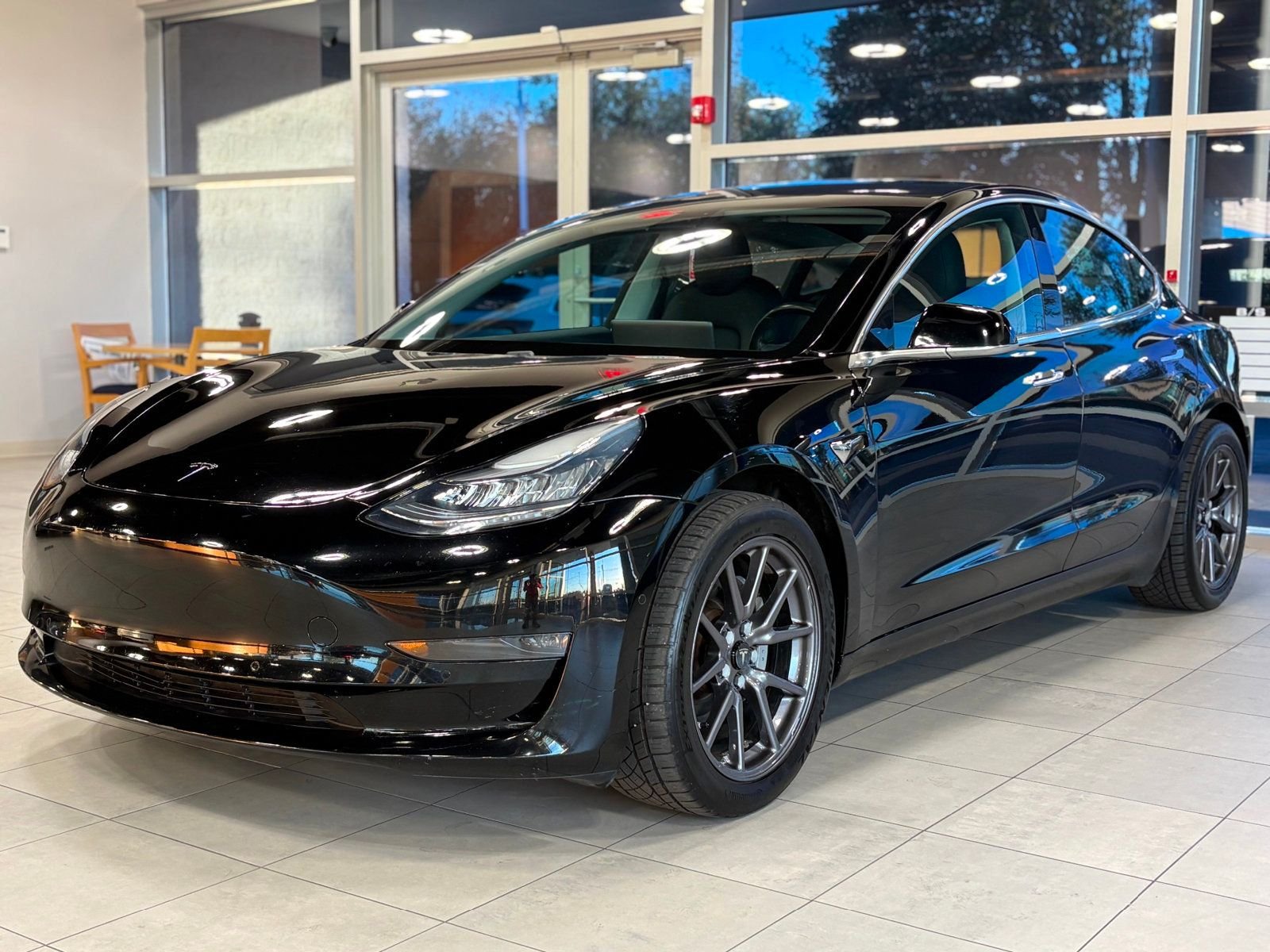 2018 Tesla Model 3 Long Range photo 4
