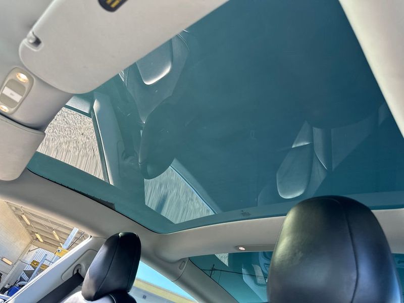 2018 Tesla Model 3 Long Range Battery RWD - 22963713 - 19