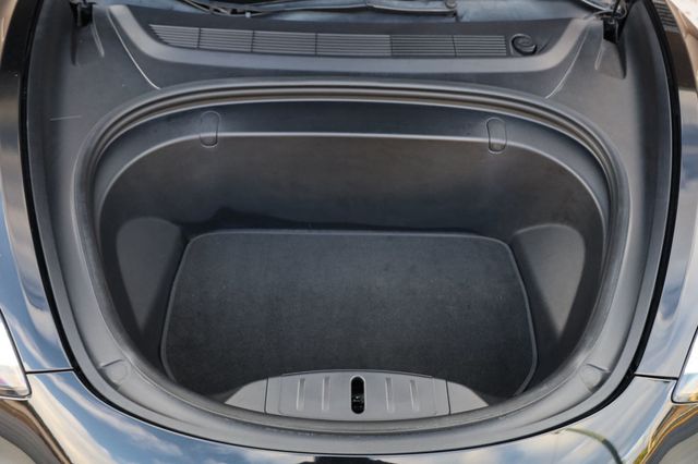 2018 Tesla Model 3 Long Range Battery RWD - 22939965 - 19