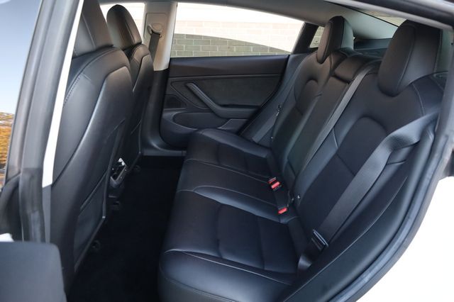 2018 Tesla Model 3 Long Range Battery RWD - 22946139 - 18