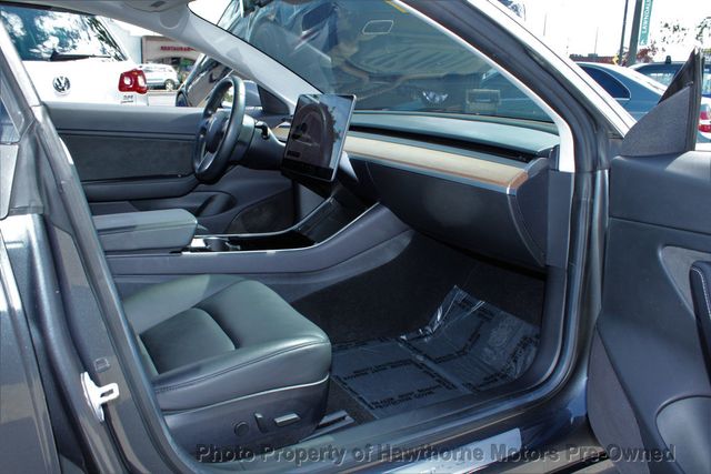 2018 Tesla Model 3 Long Range Battery RWD - 22924724 - 17