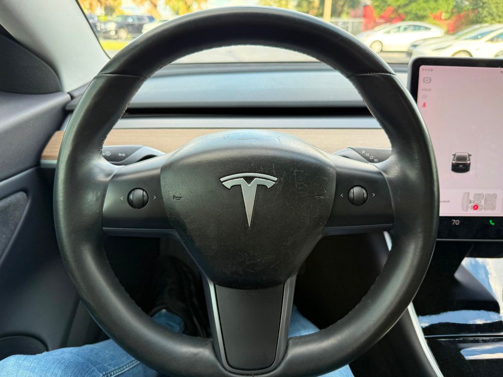 2018 Tesla Model 3 Long Range photo 10