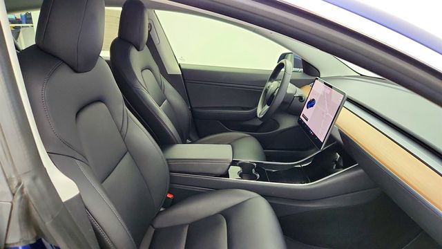 2018 Tesla Model 3 Long Range Battery RWD w/ 19'' Wheels & Premium Connectivity - 23010751 - 26