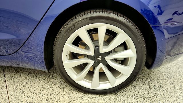 2018 Tesla Model 3 Long Range Battery RWD w/ 19'' Wheels & Premium Connectivity - 23010751 - 8
