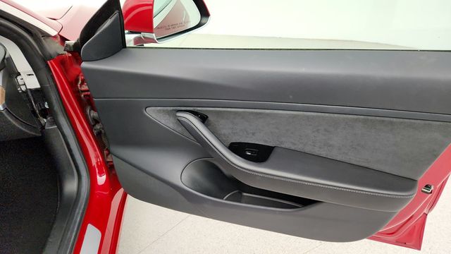 2018 Tesla Model 3 Long Range Battery w/ 19'' Sport Wheels - 22952612 - 29