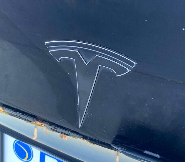 2018 Tesla Model 3 Mid Range Battery RWD - 22585532 - 28