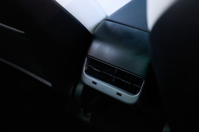 2018 Tesla Model 3 Mid Range Battery RWD - 22945658 - 40