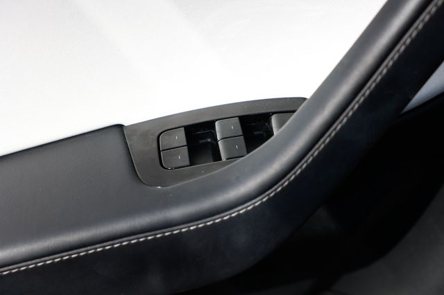 2018 Tesla Model 3 Mid Range Battery RWD - 22945658 - 43