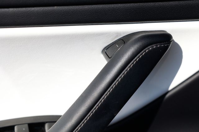 2018 Tesla Model 3 Mid Range Battery RWD - 22945658 - 44