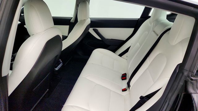 2018 Tesla Model 3 Mid Range Battery w/ 19'' Sport Wheels & White/Black Premium Int - 23005654 - 24