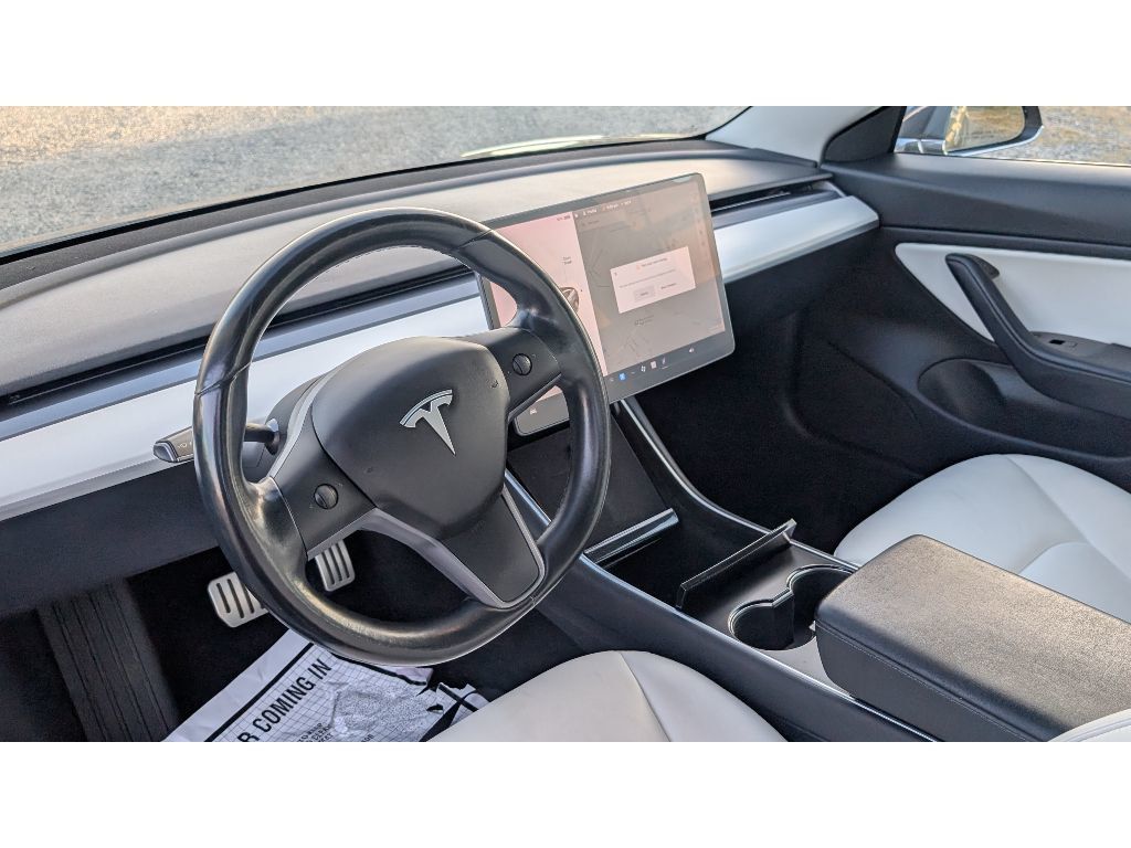 2018 Tesla Model 3 Performance photo 17